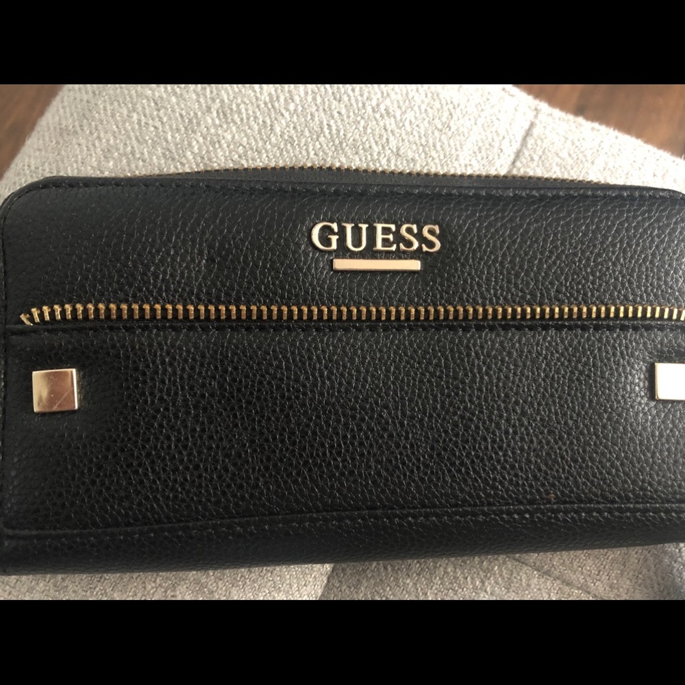 Guess wallet.